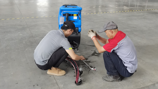 全自動洗地機吸水膠條有什么作用